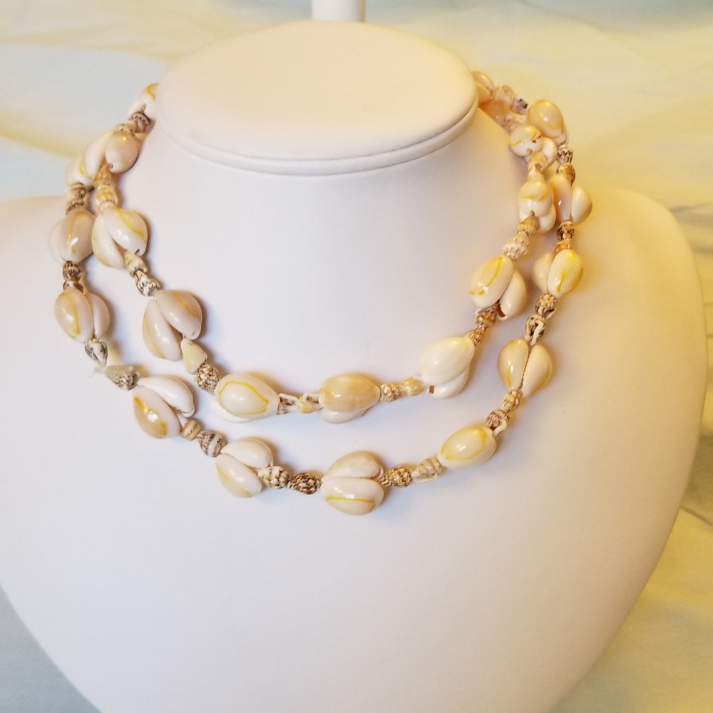 NWT Handmade REAL SHELL Necklace 34"